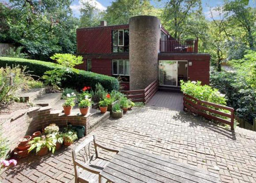 chis1 1980s Chu and Carter-designed five-bedroomed house in Chislehurst, Kent