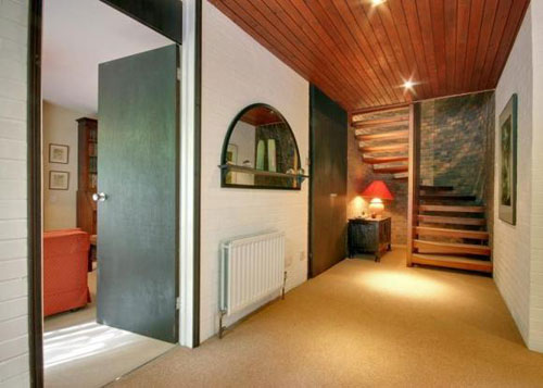 chis3 1980s Chu and Carter-designed five-bedroomed house in Chislehurst, Kent