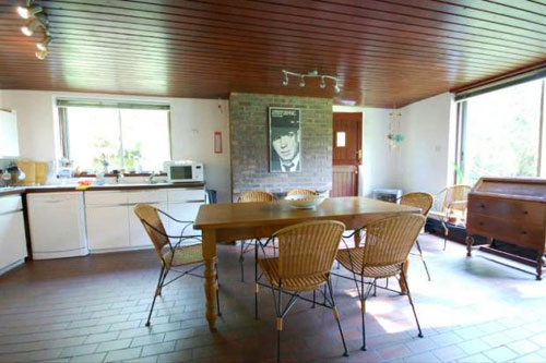 chis4 1980s four-bedroomed modernist-style house in Chislehurst, Kent
