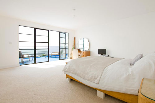 cliff4 Five-bedroomed art deco house in Roedean, Brighton, East Sussex