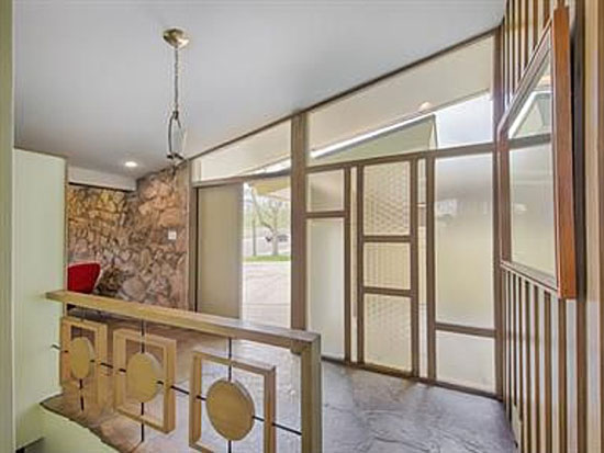 1960s three-bedroom midcentury modern property in Littleton, Colorado, USA