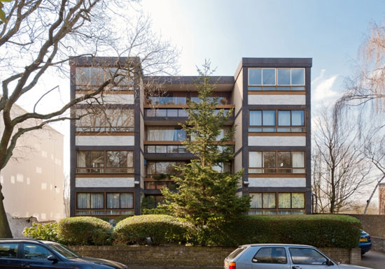 cop3 Four bedroom duplex apartment in the 1960s Dinerman, Davison & Hillman-designed Copper Beech in London N6