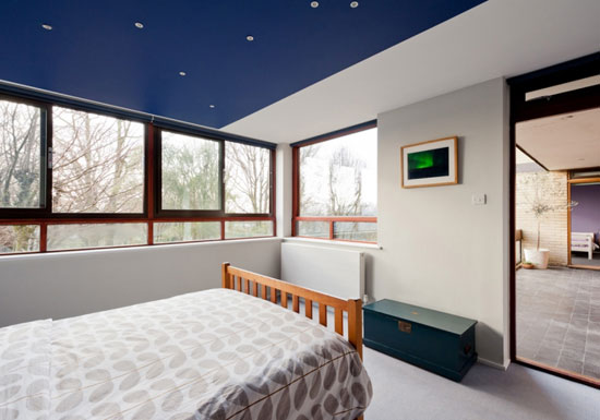 cop4 Four bedroom duplex apartment in the 1960s Dinerman, Davison & Hillman-designed Copper Beech in London N6