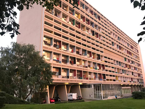 Airbnb find: Apartment in the Le Corbusier Unite d’Habitation in Berlin, Germany