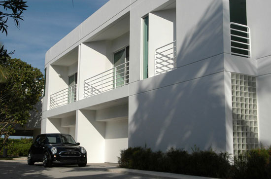 Le Corbusier-inspired modernist house in Hobe Sound, Florida, USA