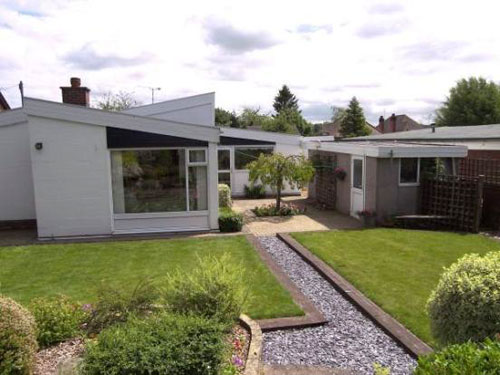cov2 Three-bedroom Scandinavian-style bungalow in Coventry, West Midlands