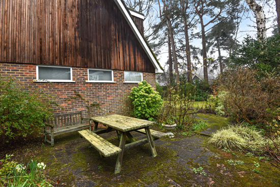 Time capsule on the 1960s Edgcumbe Park estate in Crowthorne, Berkshire