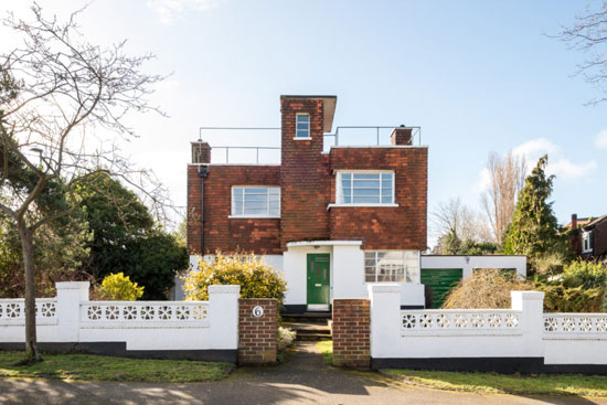 1930s Sydney Gubby art deco property in Croydon, Great London