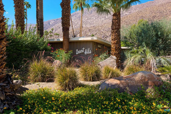 Midcentury hotel for sale: 1950s Herbert Burns-designed Desert Hills in Palm Springs, California, USA