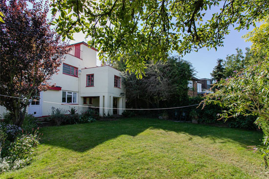 1930s Kemp and Tasker art deco house in London SE24