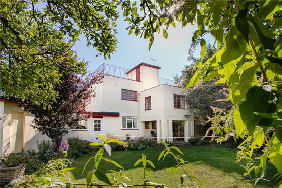 1930s Kemp and Tasker art deco house in London SE24