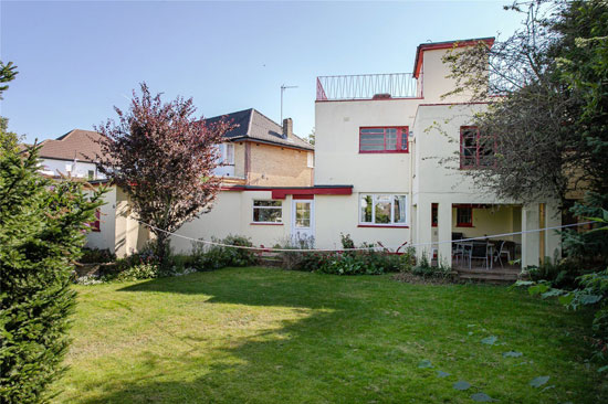 1930s Kemp and Tasker art deco house in London SE24