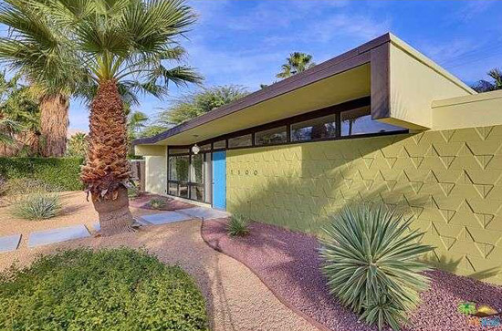 1960s Donald Wexler-designed midcentury modern property in Palm Springs, California, USA