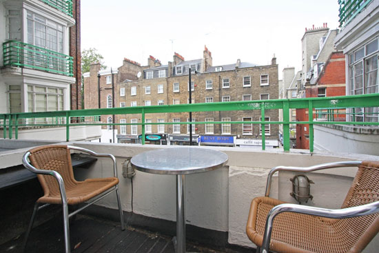 Apartment in the grade II-listed moderne Dorset House in London NW1