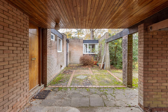 1960s Ivor Shipley modern house in Horsham, West Sussex