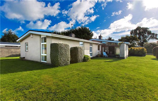 1960s Diamond Redfern Anderson-designed midcentury property in Dublin, Ireland