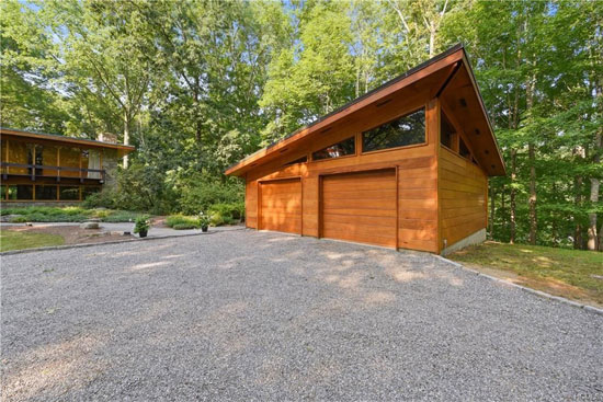 1950s David Henken midcentury modern property in Pound Ridge, New York, USA