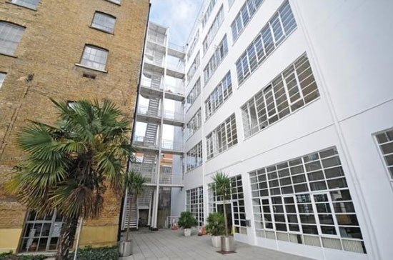 Three-bedroom apartment in the 1930s Wallis, Gilbert and Partners-designed Alaska Building in London SE1