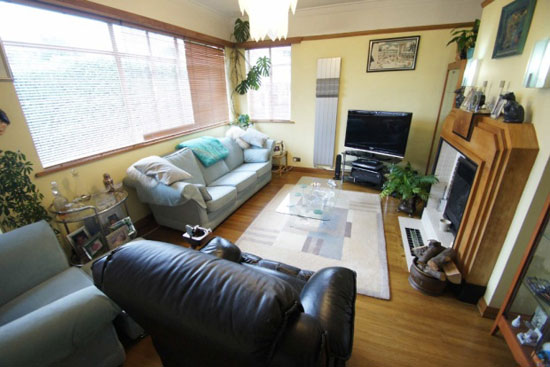 deco4 Five-bedroom 1930s art deco property in Westcliff On Sea, Essex