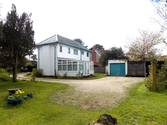 1930s art deco-style property in Dibden Purlieu, Hampshire