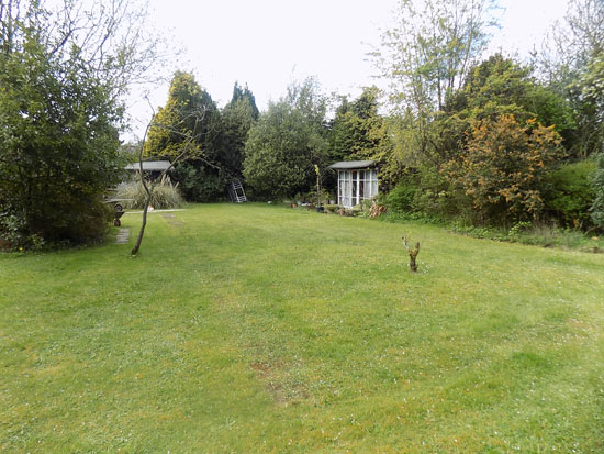 1930s art deco-style property in Dibden Purlieu, Hampshire