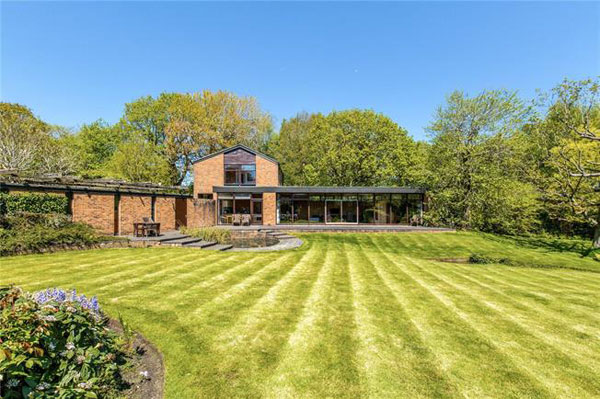 1960s modernist property in Ditchling, East Sussex