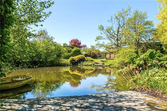 1960s modernist property in Ditchling, East Sussex