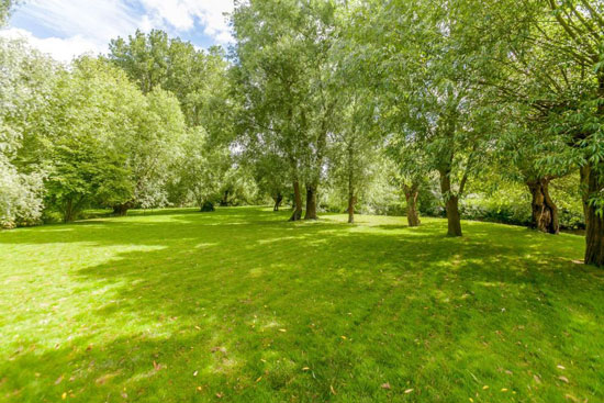 1960s Fielding and Morrison modernist property in Dorchester on Thames, Oxfordshire