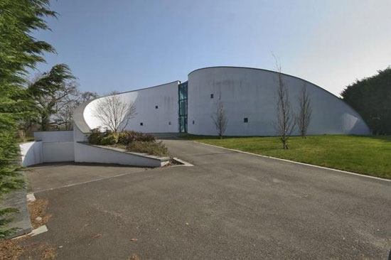 On the market: Architect-designed five bedroom contemporary modernist property in Avon Castle, Dorset