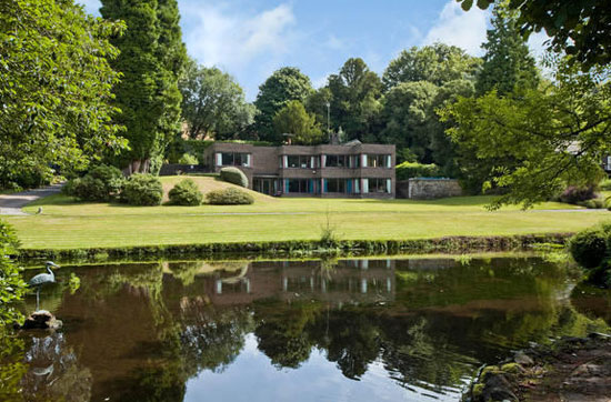 On the market: Tillingbourne House 1970s modernist property in Dorking, Surrey