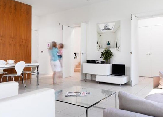 Three-bedroom single-storey modernist property in Poole, Dorset