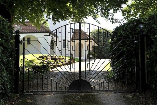 Edgmont 1930s art deco property in Holmbury St. Mary, near Dorking, Surrey