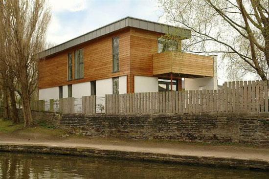 Three-bedroom contemporary modernist property in Droylsden, Manchester