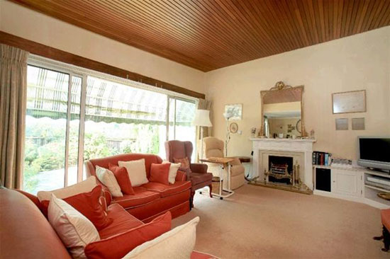dul3 1960s Manfred Bresgen-designed modernist property in The Ferrings, Dulwich, London SE21