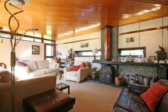dun4 1960s midcentury modern four-bedroom property in Kensworth, near Dunstable, Bedfordshire