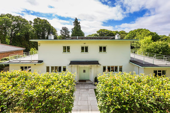 1930s P.D. Hepworth modern house in East Grinstead, West Sussex