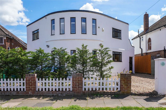 1930s Wells Coates Sunspan house in Esher, Surrey