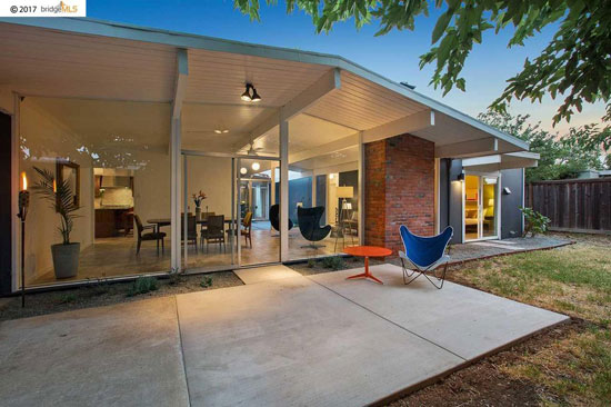 Restored Eichler: 1960s midcentury modern property in Concord, California, USA