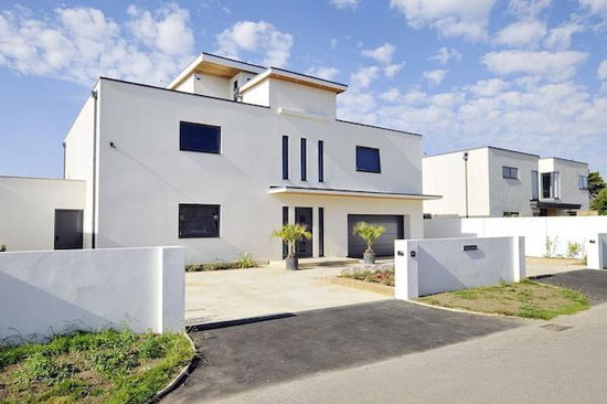 Vista Mare contemporary modernist property in East Preston, West Sussex