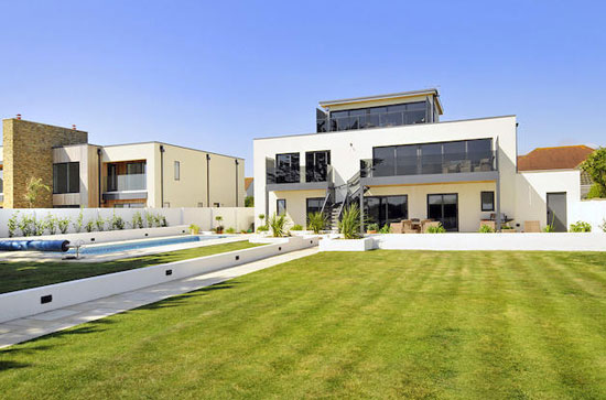 Vista Mare contemporary modernist property in East Preston, West Sussex