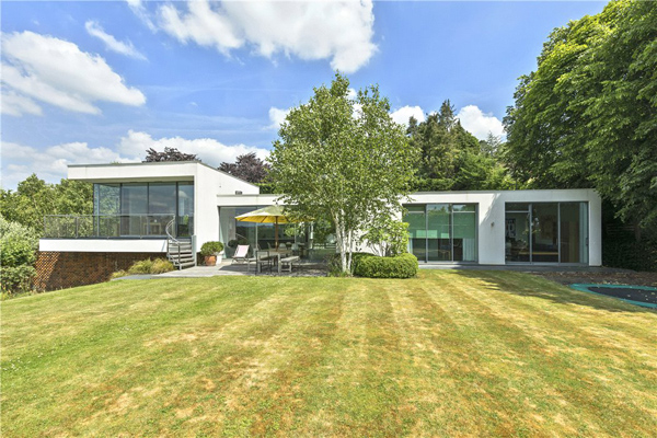 Elspeth Beard modernist property in Guildford, Surrey