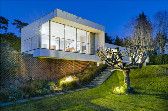 Elspeth Beard modernist property in Guildford, Surrey