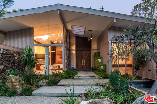 1960s Cliff Burlew-designed midcentury modern property in Encino, Los Angeles, California, USA