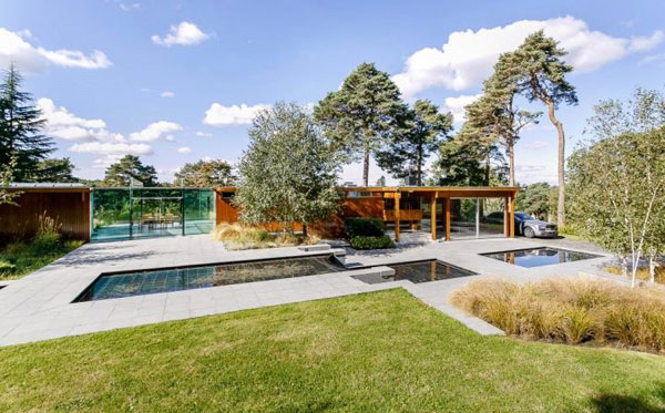 1960s Erno Goldfinger Teesdale House in Windlesham, Surrey