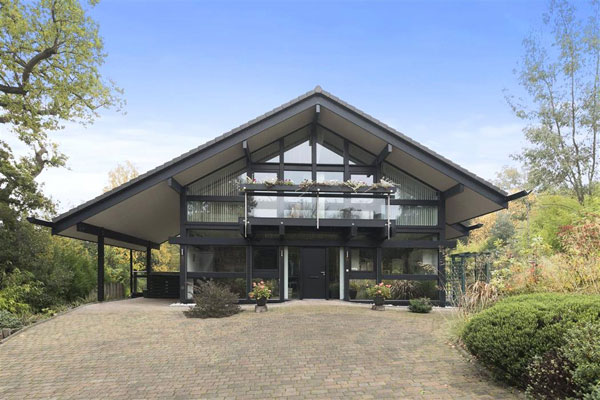 Four-bedroom Huf Haus in Esher, Surrey