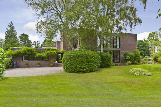 esh1 1970s Royston Summers-designed five bedroom modernist house in Esher, Surrey