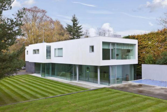 esher1 Five bedroom modernist Esher House property in Esher, Surrey