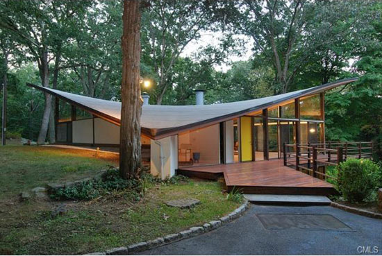 1960s James Evans-designed The Evans House in New Canaan, Connecticut, USA