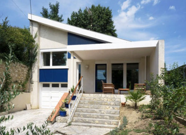 1970s modernism: Two-bedroom property in Fleurance, south-west France