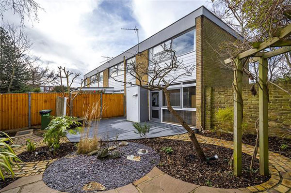 1960s Span House on the Fieldend estate, Twickenham, Greater London